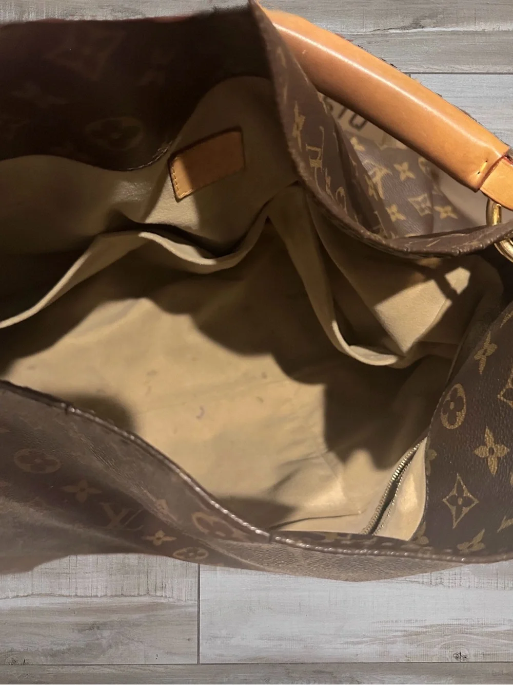 Louis Monogram Artsy MM - Picture 7 of 15